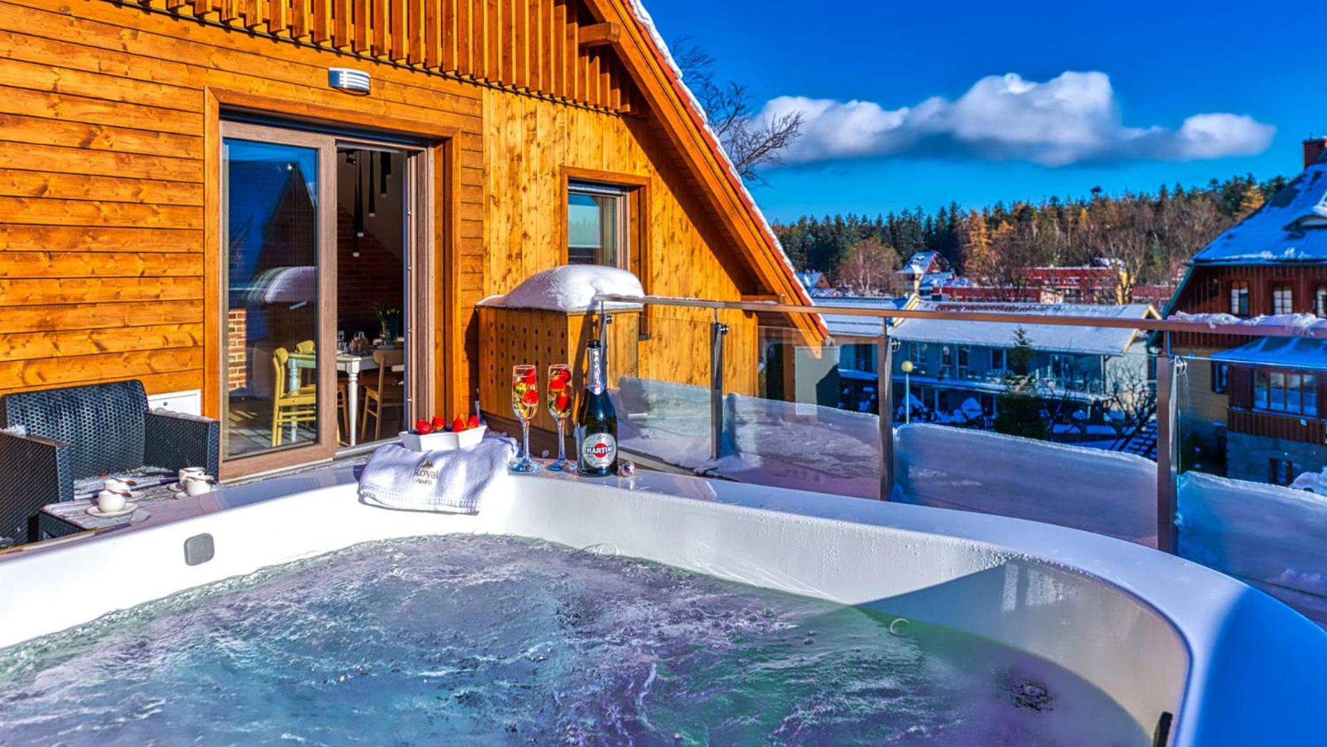 Royal Prestige Collection Z Prywatnym Jacuzzi - Stone Hill Resort Z Basenem I Saunami Szklarska Poręba Exteriör bild