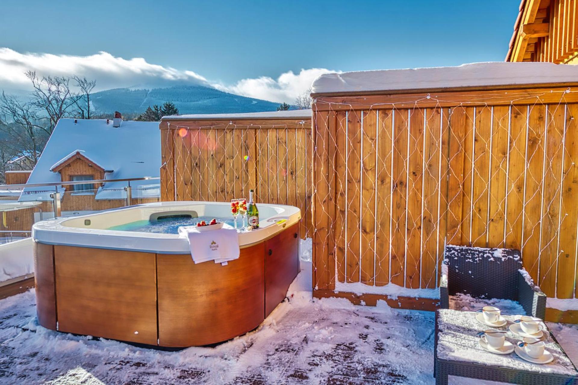 Royal Prestige Collection Z Prywatnym Jacuzzi - Stone Hill Resort Z Basenem I Saunami Szklarska Poręba Exteriör bild